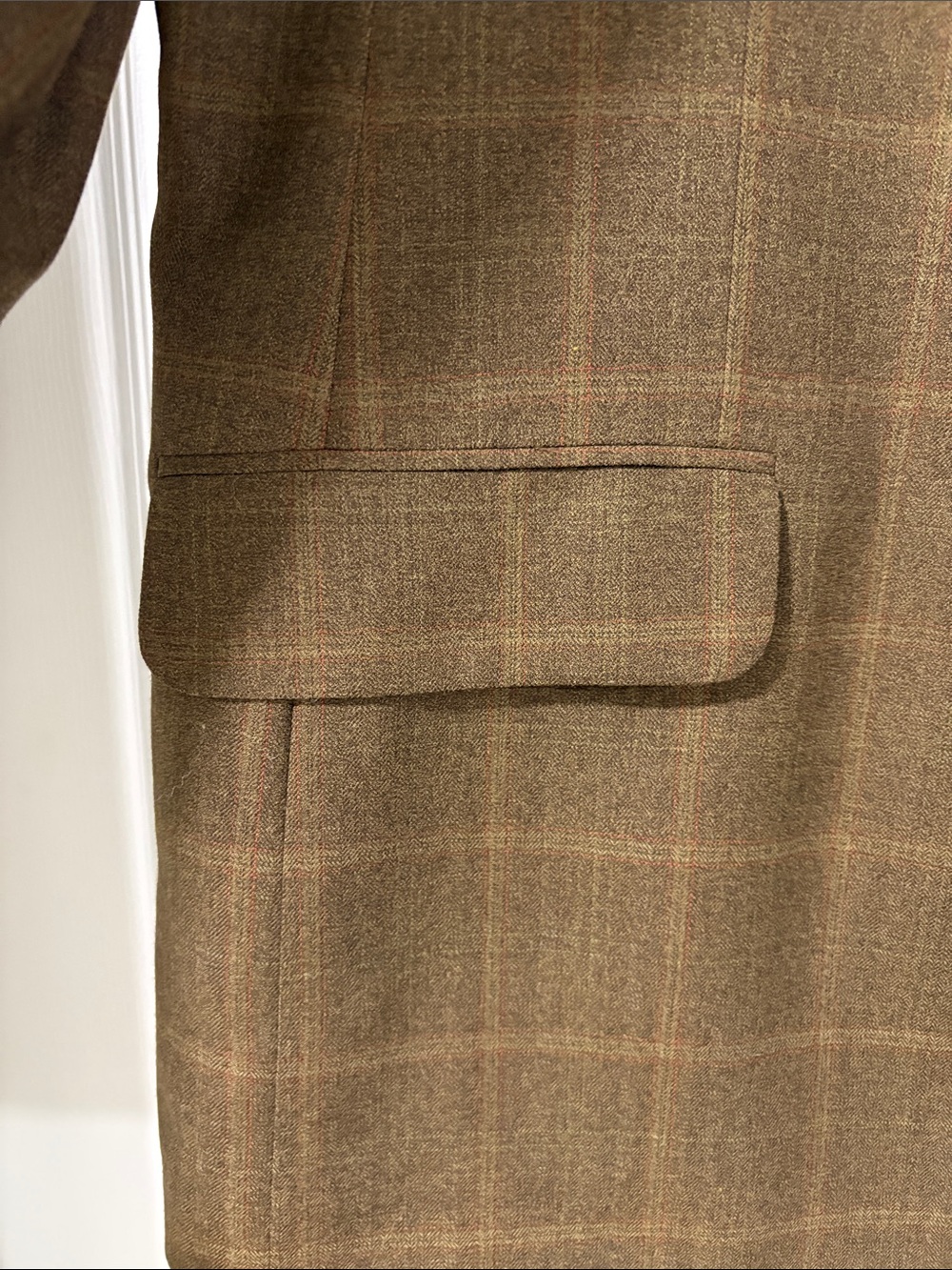Men's Brown Plaid Sport Coat Blazer - Picture 6 of 6